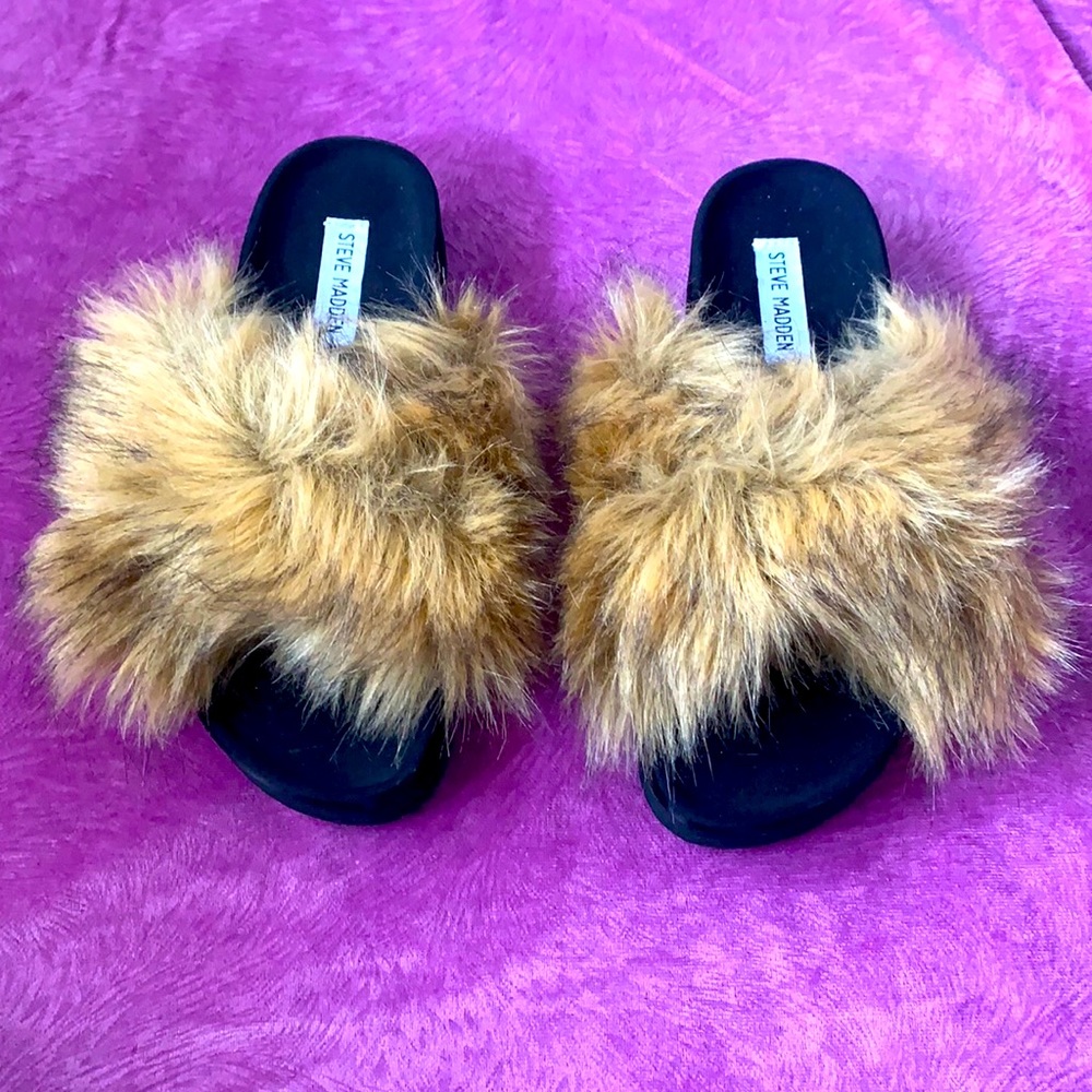 Steve Madden furry slide sandals